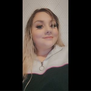 Meet your Posher, Alicia